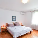 Anton 2083 * Premantura