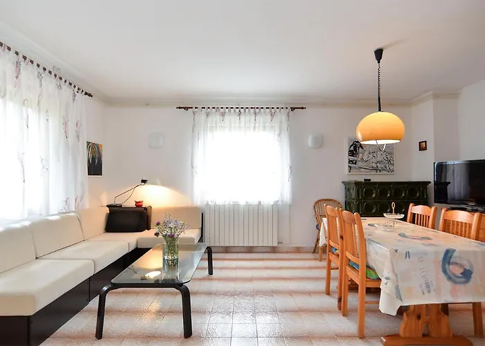 Anton 2083 Apartment *